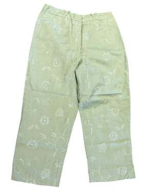 Light Green Floral Embroidered Capri Pants Linen Blend in a Women’s Size 6